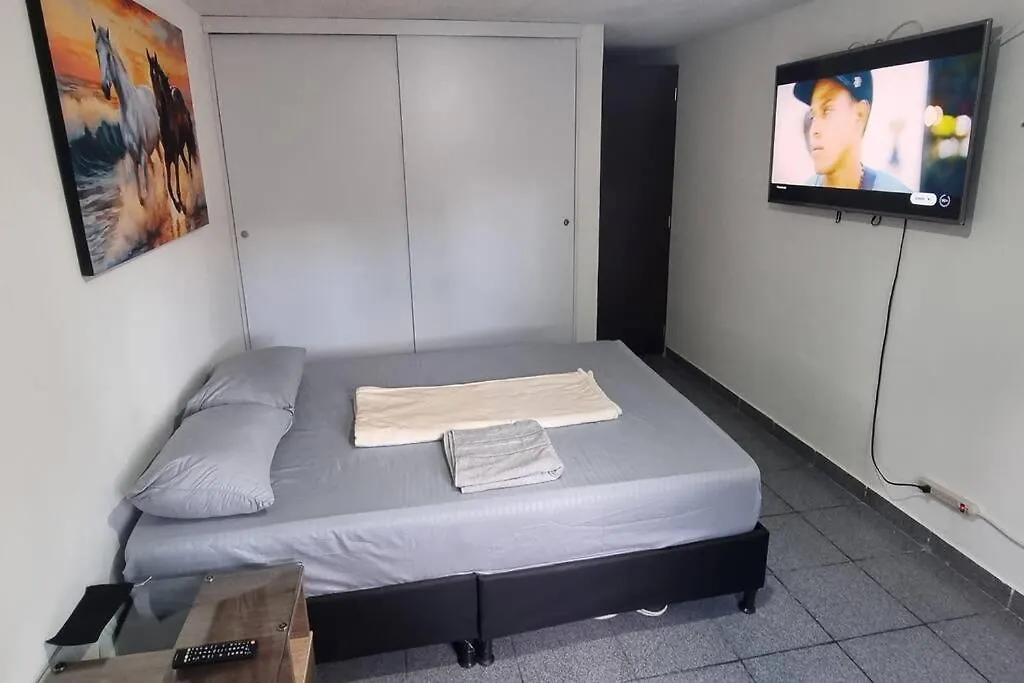 Hermosa Casa Para Tour Comuna 13 Medellin Apartment
